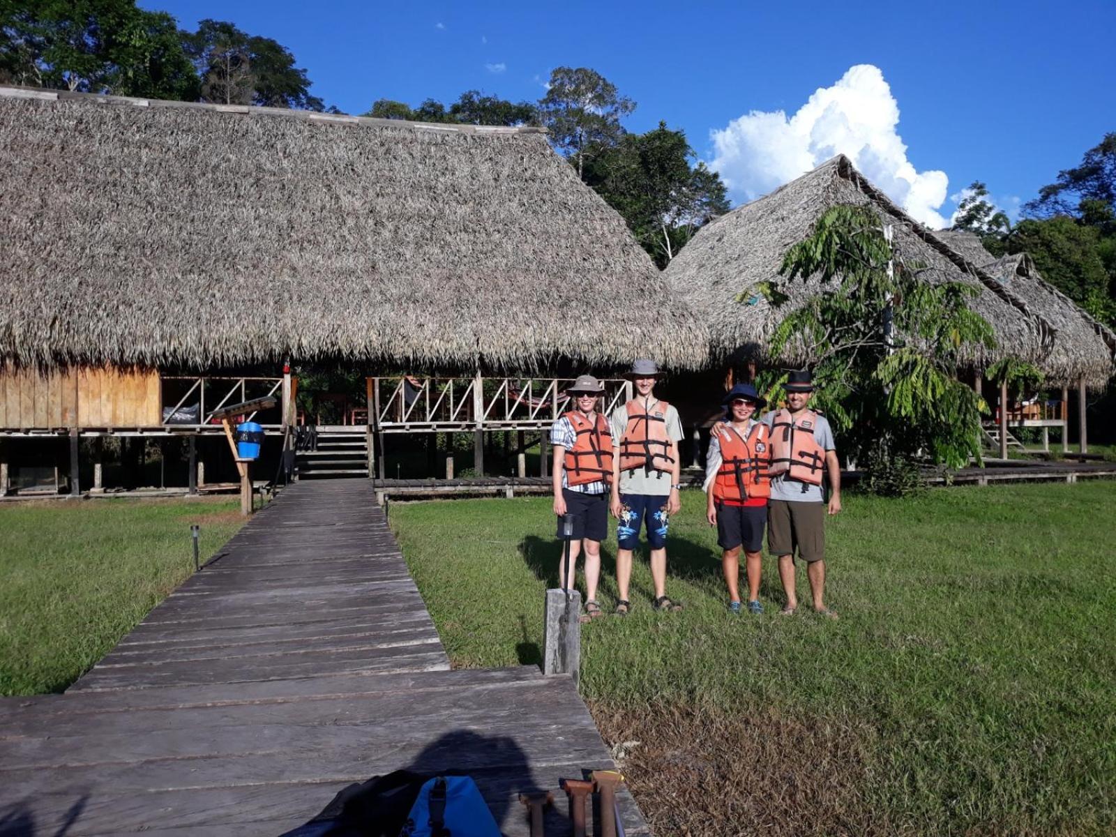 Aguas Negras River Lodge Puerto Montufar Dış mekan fotoğraf